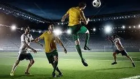 《镜头下的勇气挑战：埃弗拉自曝啃生鸡恶行，视频曝光后直言后悔不已！》